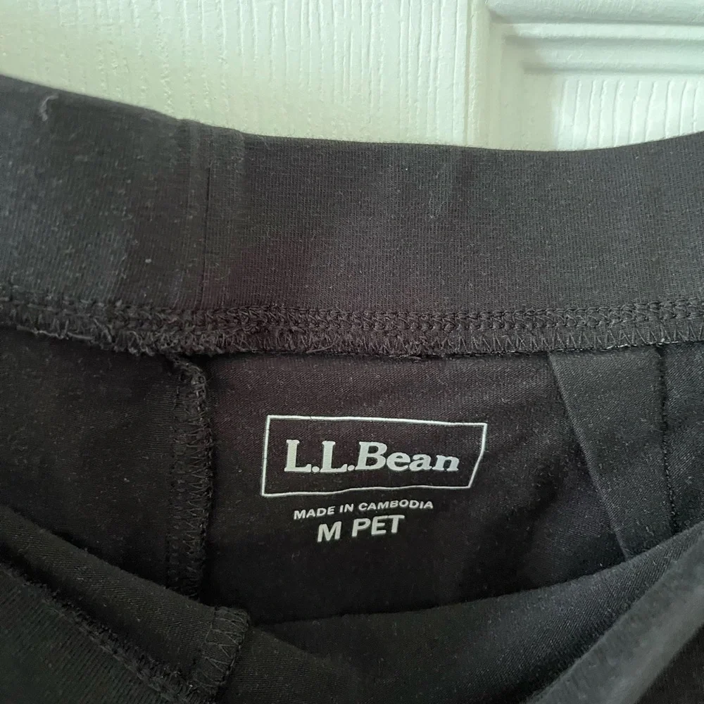 L.L. Bean Women's Black Straight Leg Leggings - Picture 5 of 5